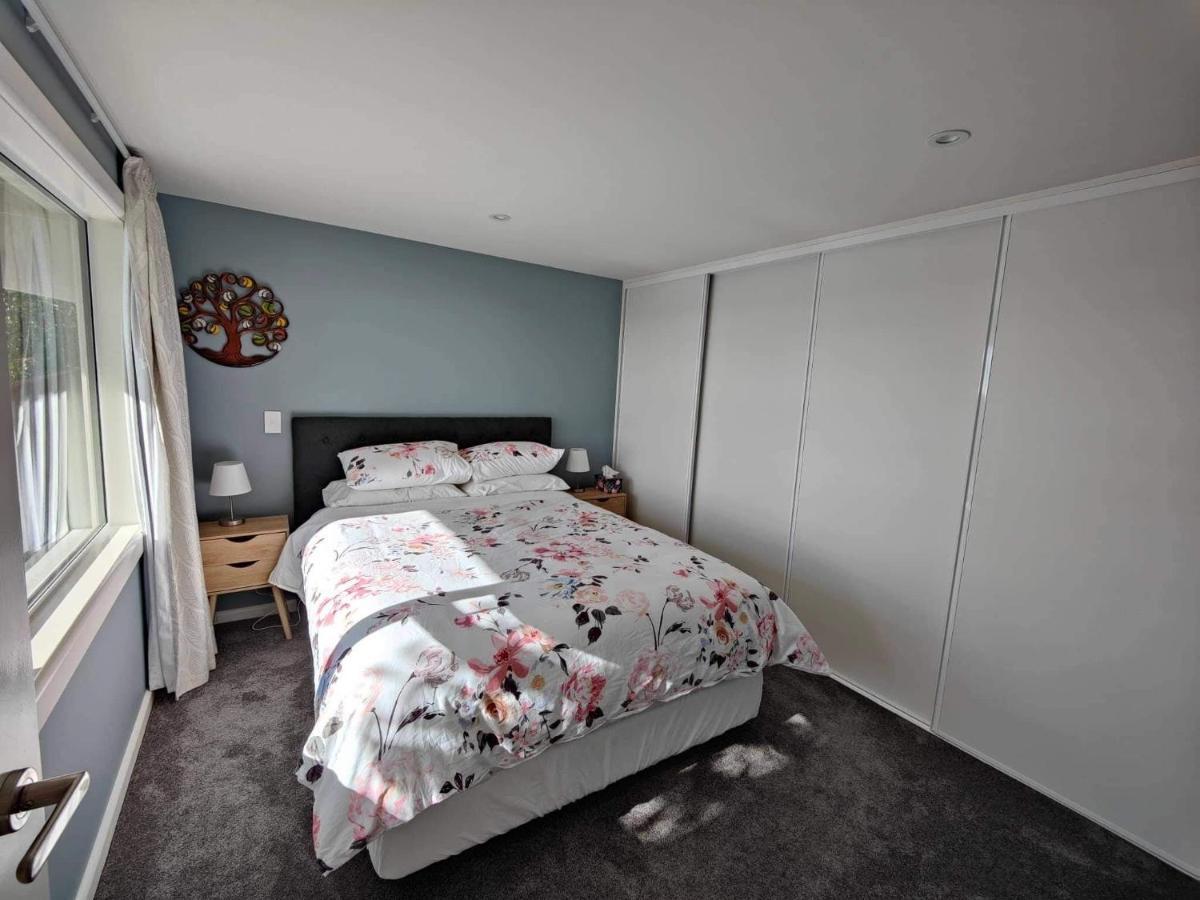 Fully Renovated Hillside Apartment Close To City Christchurch Exteriör bild