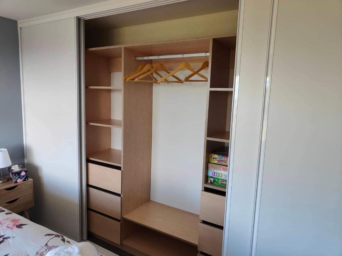 Fully Renovated Hillside Apartment Close To City Christchurch Exteriör bild