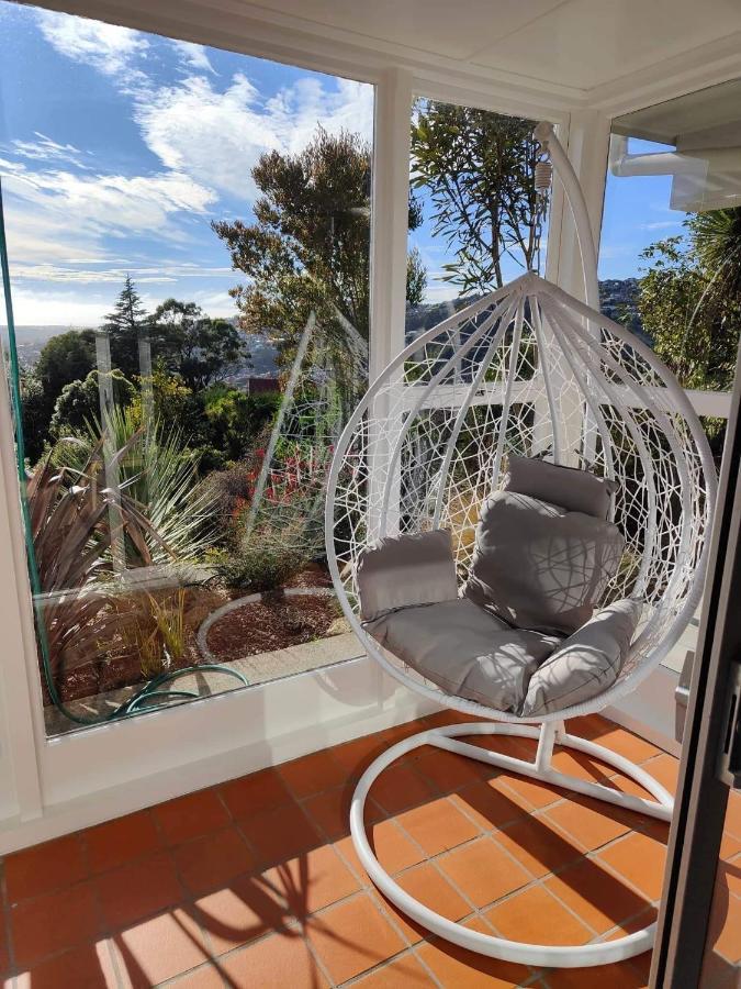 Fully Renovated Hillside Apartment Close To City Christchurch Exteriör bild