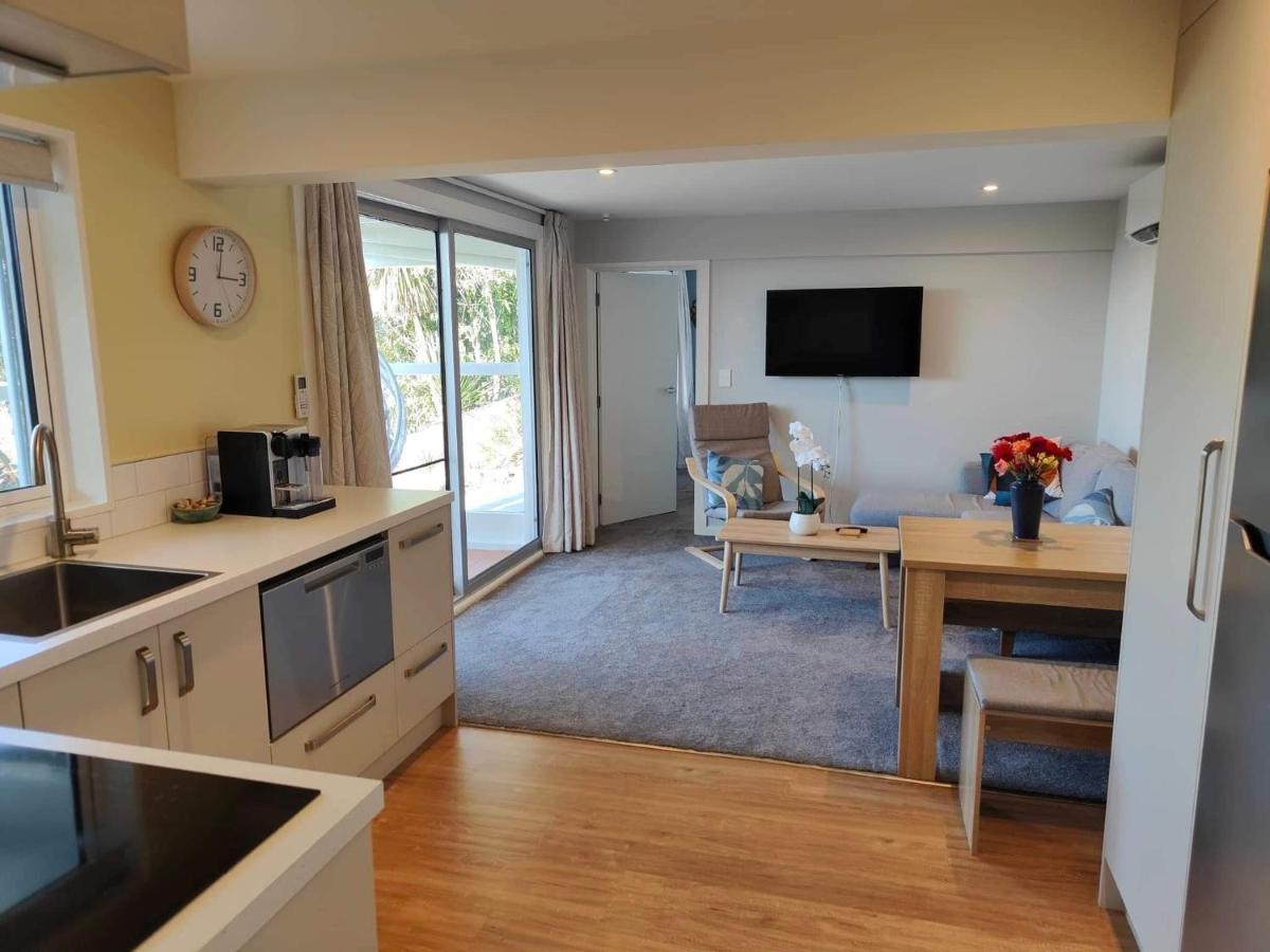 Fully Renovated Hillside Apartment Close To City Christchurch Exteriör bild