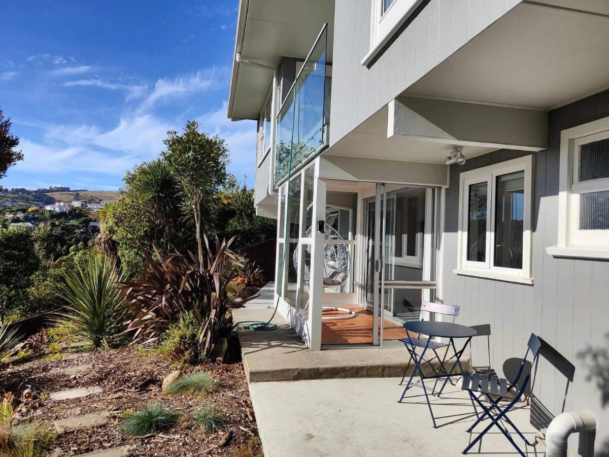 Fully Renovated Hillside Apartment Close To City Christchurch Exteriör bild