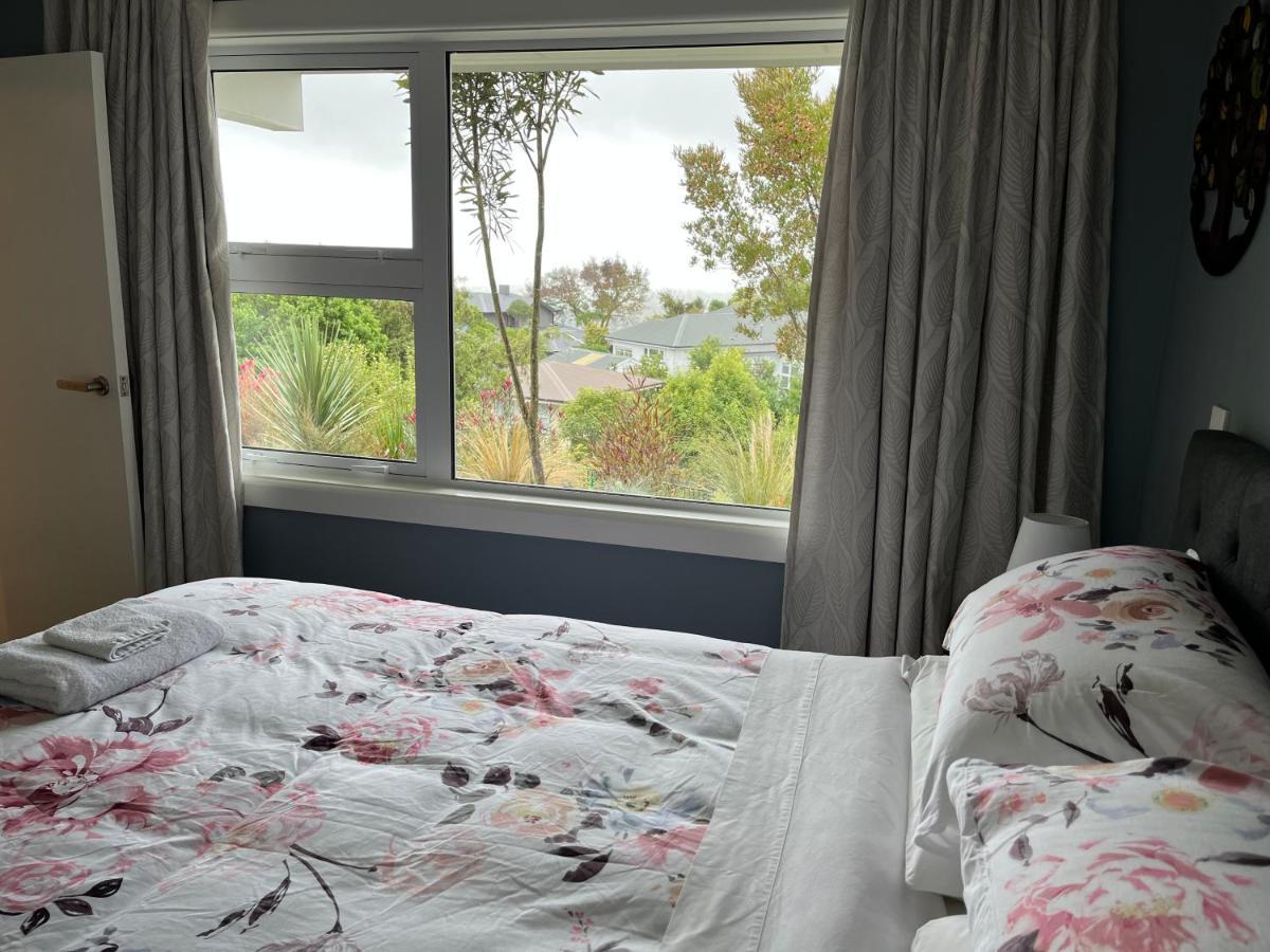 Fully Renovated Hillside Apartment Close To City Christchurch Exteriör bild